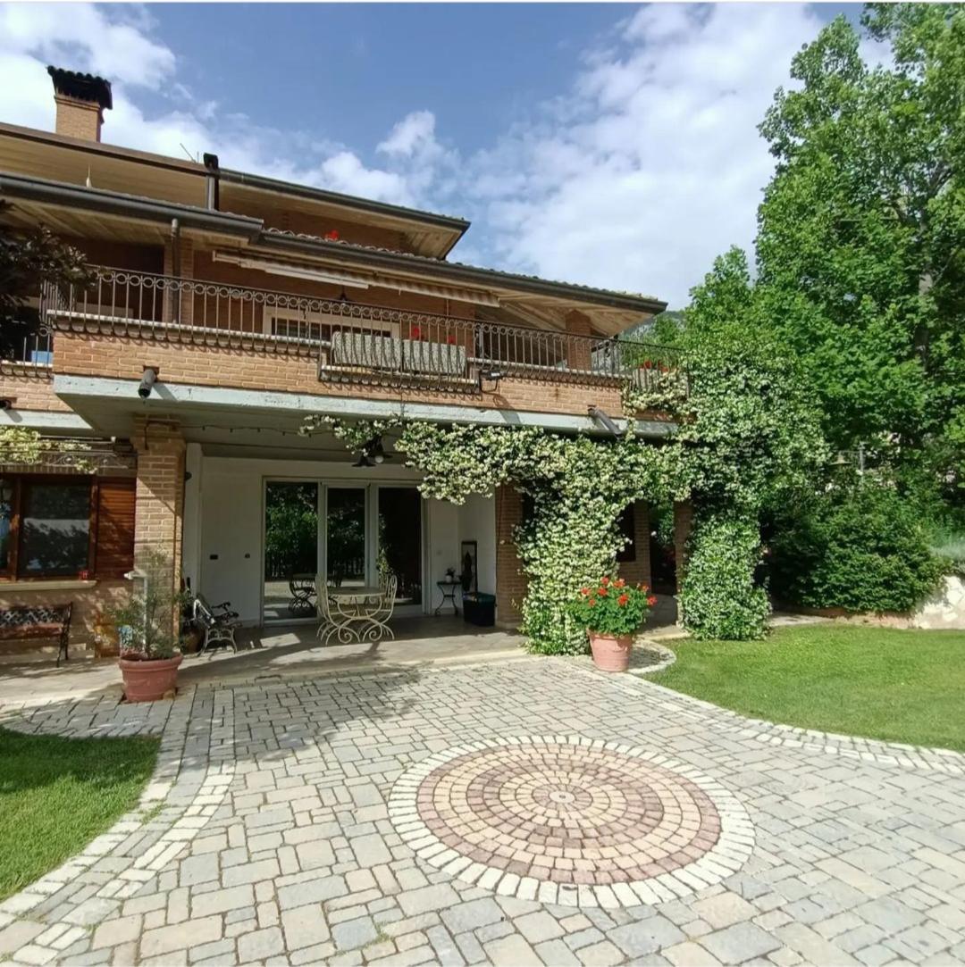 Rossomattone Countryhouse Сулмона Екстериор снимка